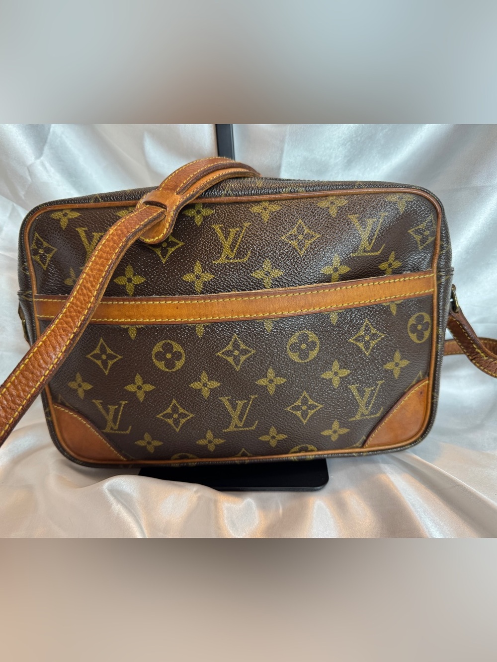 Louis Vuitton LV Trocadero 27 Monogram Canvas Bag with COA